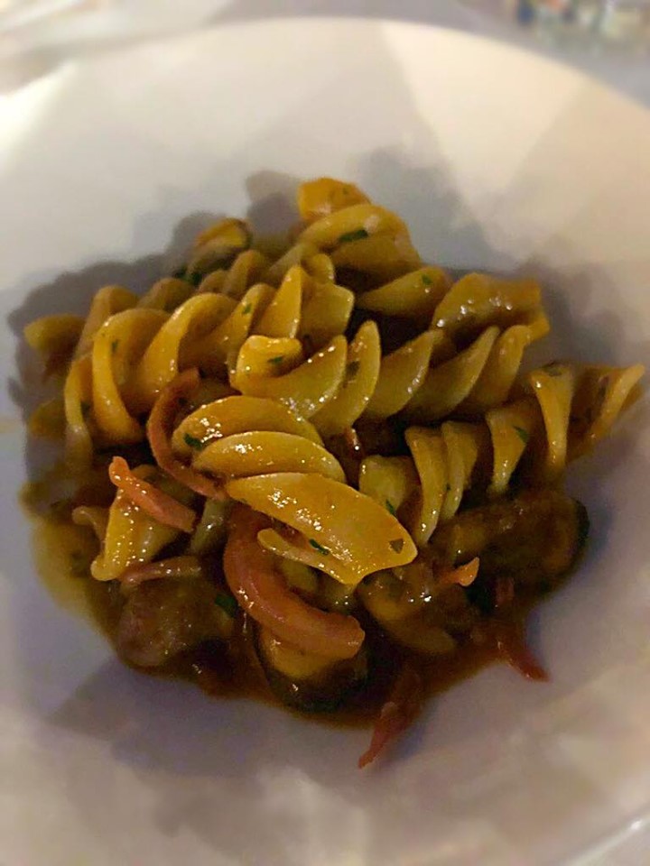 fusillone alla marinara e fagioli